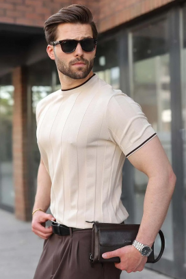 tricou bărbătesc stilat cu dungi verticale texturate și detalii contrastante SANDRIO