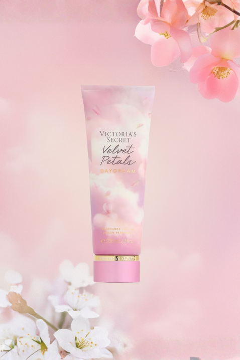 Loțiune de corp Victoria`s Secret Velvet Petals Daydream Body Lotion 236 mlIVET.RO - Reduceri de până la -80%