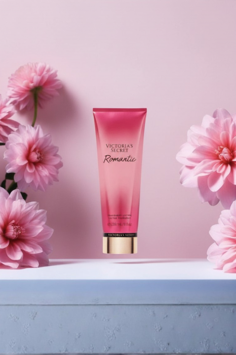 Loțiune de corp Victoria`s Secret Romantic Fragrance Lotion 236 mlIVET.RO - Reduceri de până la -80%