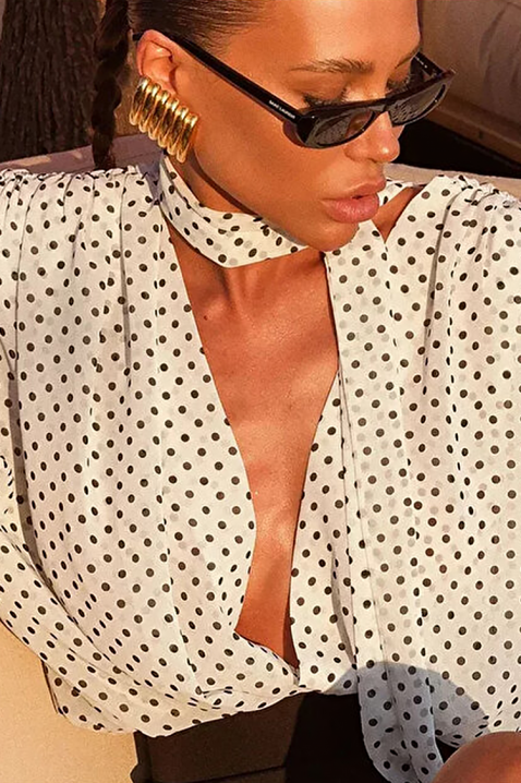 Cămașă albă de damă cu buline, cu decolteu V și un detaliu spectaculos la guler VIALINA, Culoare: alb și negru, IVET.RO - Reduceri de până la -80%