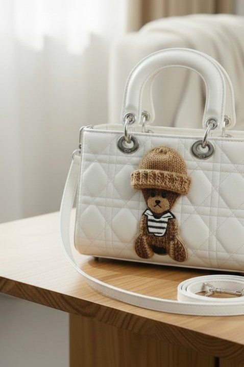 Geantă de damă cu un element decorativ în formă de ursuleț FANTASIA WHITE, Culoare: alb, IVET.RO - Reduceri de până la -80%