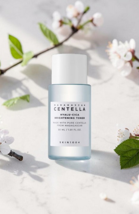 SKIN1004 Madagascar Centella Hyalu-Cica Brightening Toner 30 mlIVET.RO - Reduceri de până la -80%
