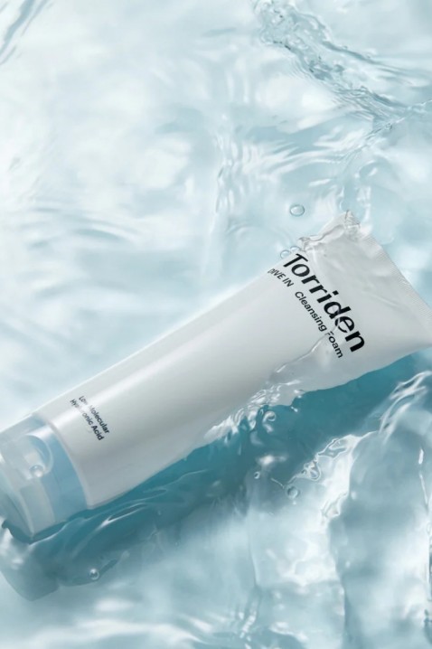 Torriden DIVE-IN Low Molecular Hyaluronic Acid Cleansing Foam 150 mlIVET.RO - Reduceri de până la -80%