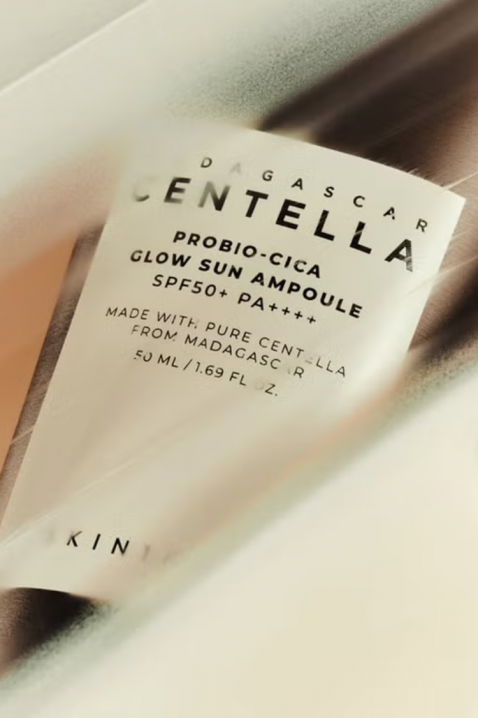 SKIN1004 Madagascar Centella Probio-Cica Glow Sun Ampoule SPF50 50 mlIVET.RO - Reduceri de până la -80%