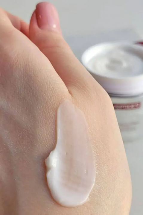 MEDI-PEEL Peptide 9 Volume and Tension Tox Cream PRO 50 mlIVET.RO - Reduceri de până la -80%