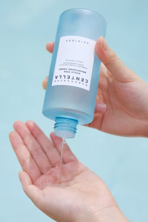 SKIN1004 Madagascar Centella Hyalu-Cica Brightening Toner 210 mlIVET.RO - Reduceri de până la -80%