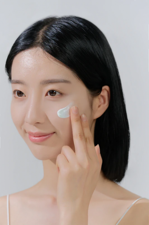 SKIN1004 Madagascar Centella Hyalu-Cica Water-Fit Sun Serum 50mlIVET.RO - Reduceri de până la -80%