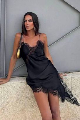 tunică asimetrică, delicată, cu dantelă și fante VELIMIRA BLACK