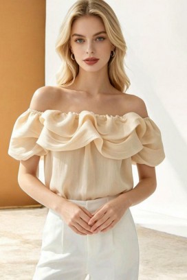 bluză elegantă pentru femei, cu umeri căzuți și volan voluminos SOLEDIA ECRU
