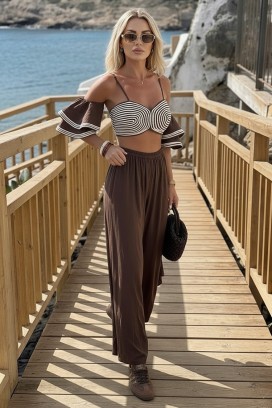 pantaloni feminini vaporoși, cu fante spectaculoase pe picioare OLIVETI BROWN