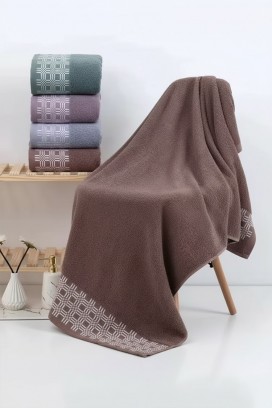 prosop din frotir cu bordură decorativă și textură moale KARPINA BROWN 70x140 cm